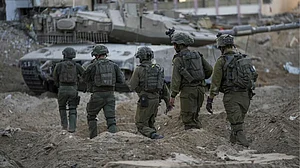 | Photo: AP : Israeli Defence Forces Soldiers in Palestine